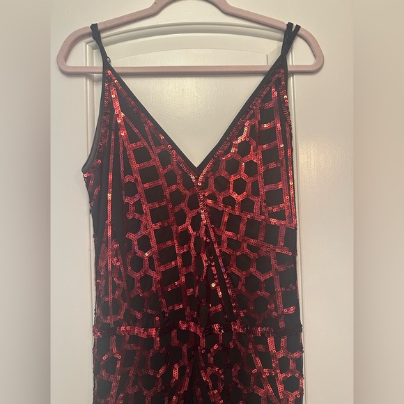 AMAZON Black and Red Spaghetti Strap V Neck Slit Maxi Sequin Gown Size M - Picture 4 of 13